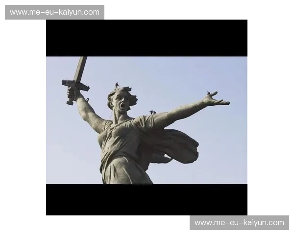 巅峰对弈的卢浮宫与克罗地亚狂想曲:绿茵场上的浪漫与铁血 巅峰对弈的卢浮宫与克罗地亚狂想曲:绿茵场上的浪漫与铁血